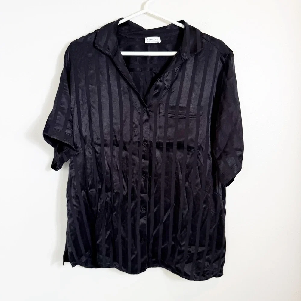 Tommy John Pajama Set Women Large Black Striped Satin Short Sleeve Shirt Shorts